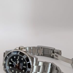 Alternative view of Rolex Submariner No Date AAA clone
